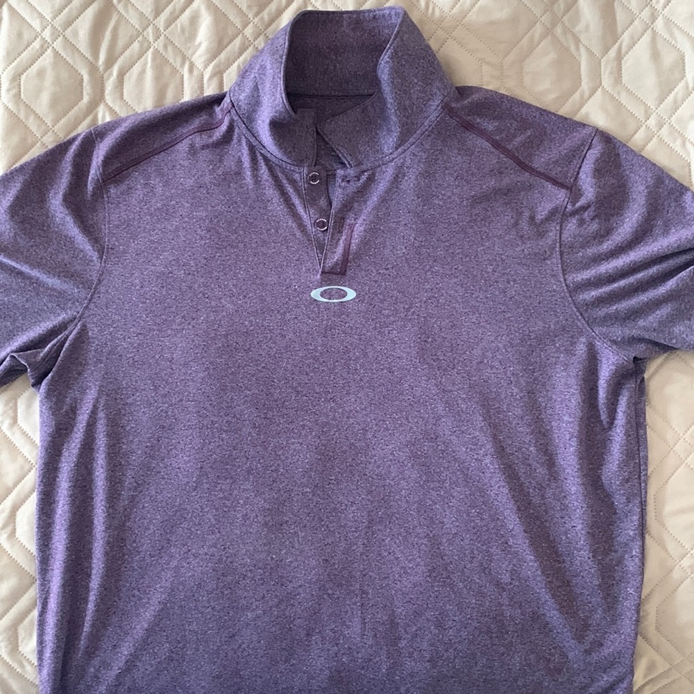 Oakley XL golf polo.